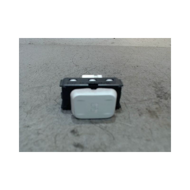 BOUTON COMMANDE TOIT OUVRANT PEUGEOT 308
