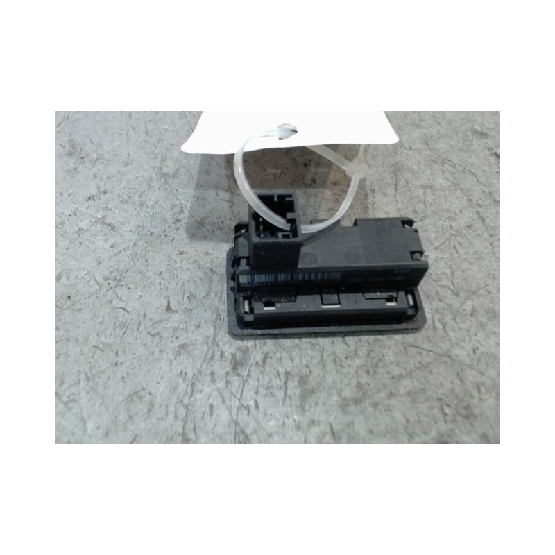 COMMANDE OUVERTURE HAYON AUDI A4