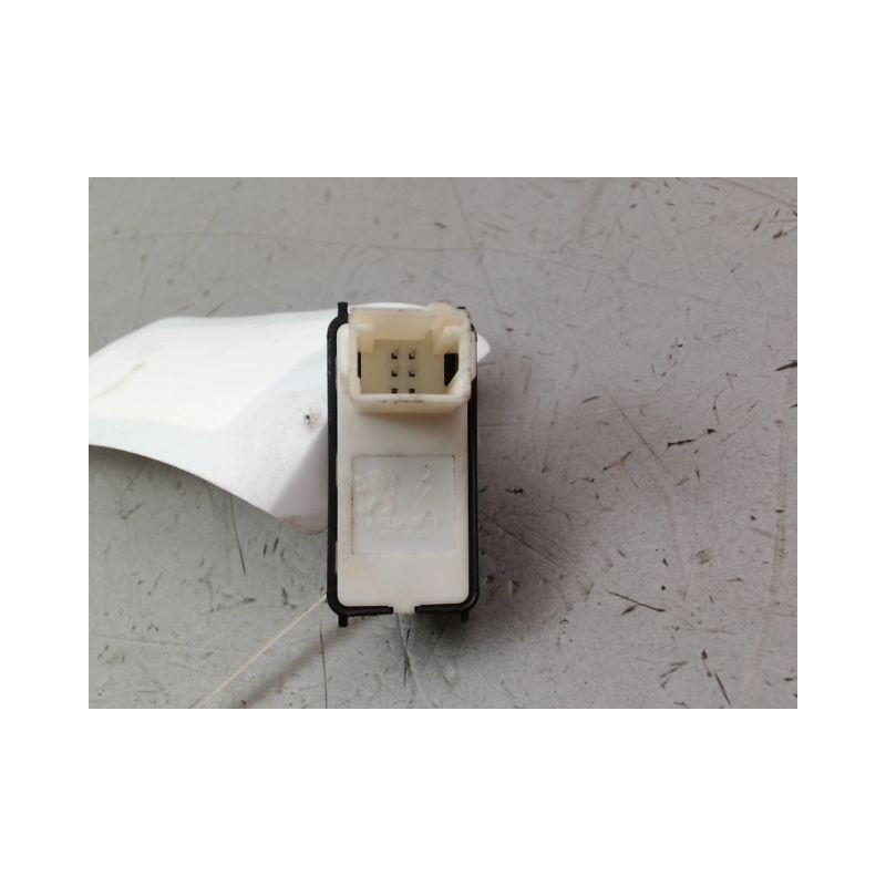 COMMANDE LEVE-GLACE PORTE AVG PEUGEOT PARTNER BREAK II Phase 2 (B9) 2012-...