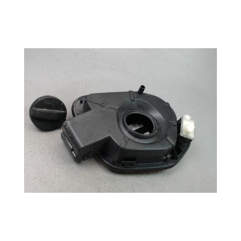 VOLET DE TRAPPE CARBURANT PEUGEOT 208