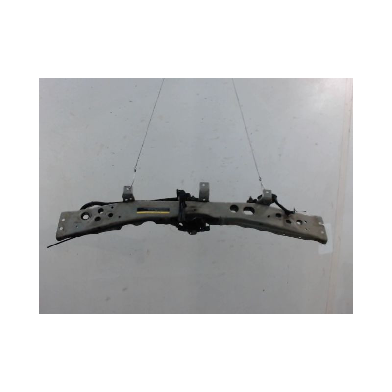 TRAVERSE SUPERIEURE ARMATURE AVANT NISSAN MICRA