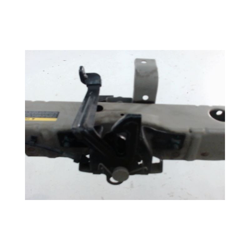 TRAVERSE SUPERIEURE ARMATURE AVANT NISSAN MICRA