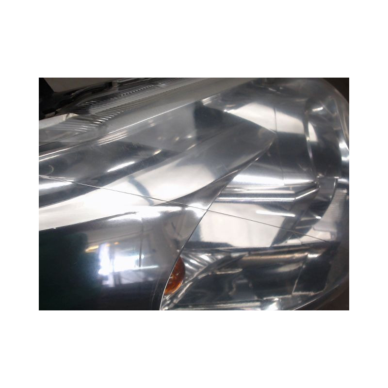 PHARE DROIT MAZDA 5