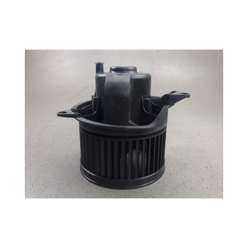 MOTEUR VENTILATEUR CHAUFFAGE FORD FOCUS