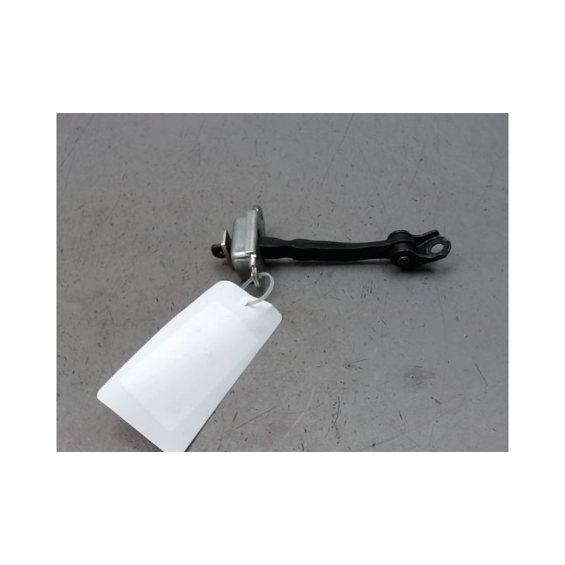 TIRANT PORTE AVANT DROIT NISSAN QHASQAI 2007-
