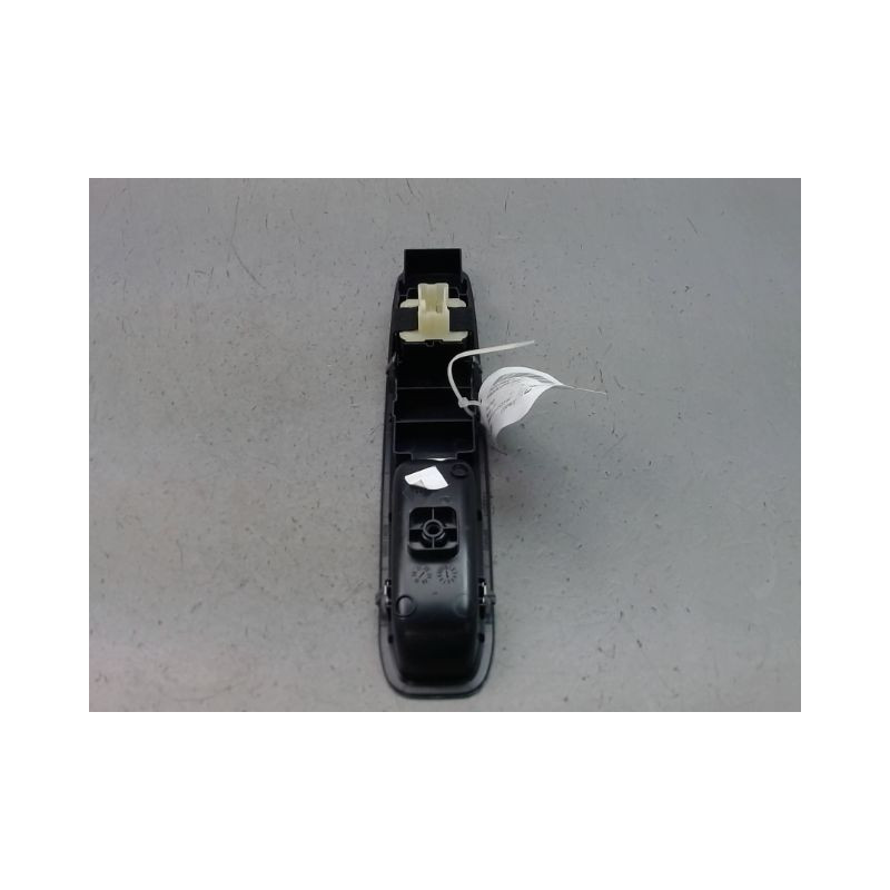 COMMANDE LEVE-GLACE PORTE AVG DACIA SANDERO 2008-