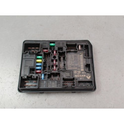PLATINE FUSIBLE AV