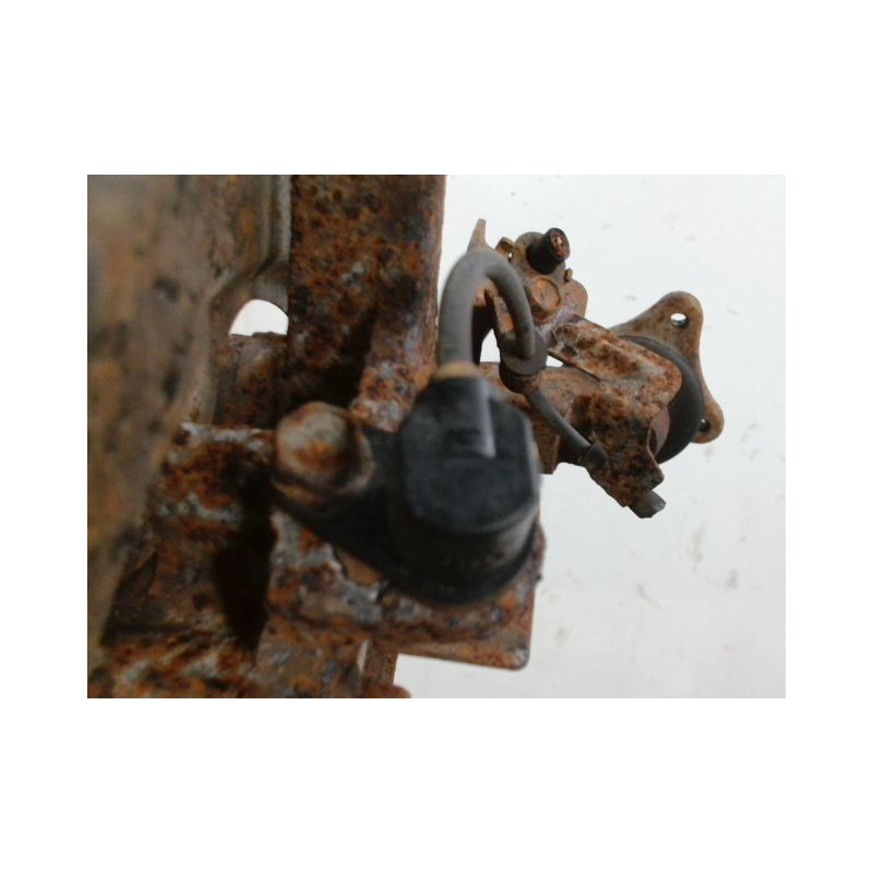 PIVOT AVANT DROIT MITSUBISHI L200