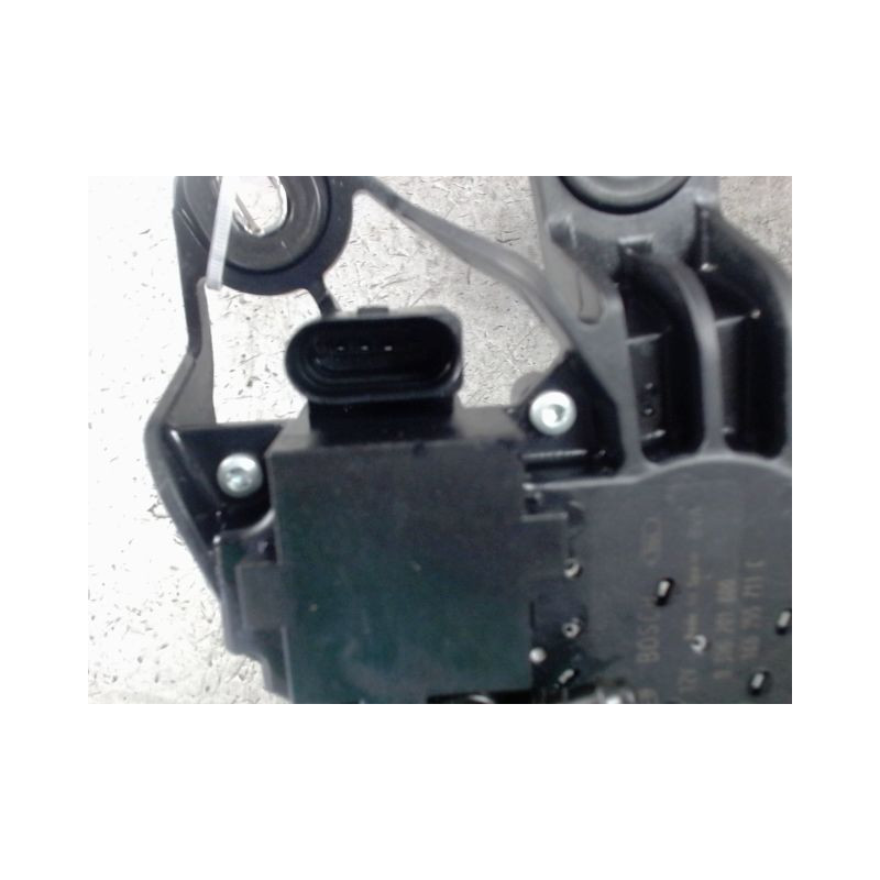 MOTEUR ESSUIE-GLACE ARRIERE VOLKSWAGEN GOLF V 2003-2009