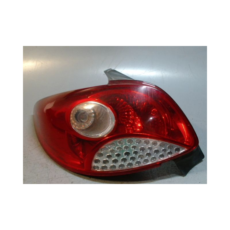 FEU ARRIERE GAUCHE  PEUGEOT 206+ 2009-