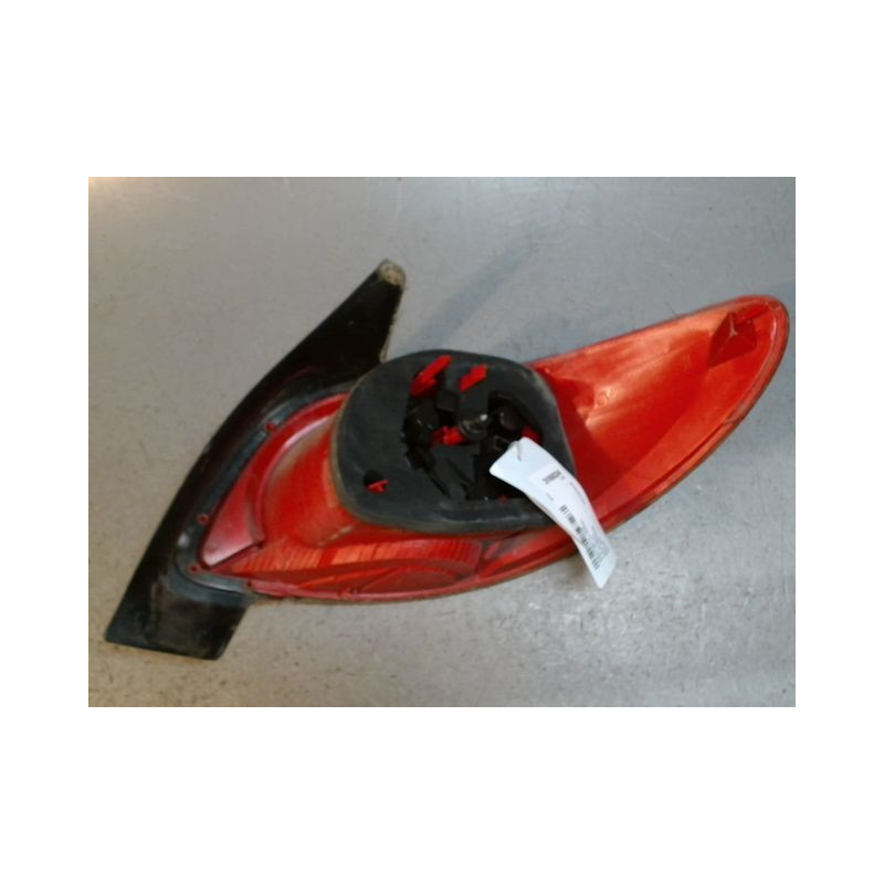 FEU ARRIERE GAUCHE  PEUGEOT 206+ 2009-