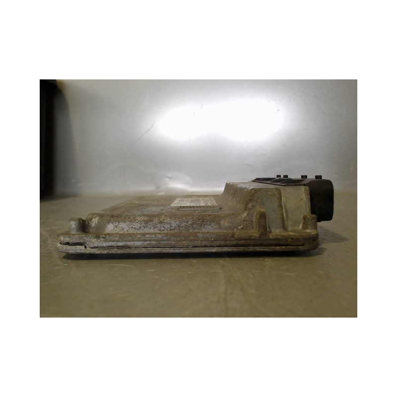 CALCULATEUR MOTEUR VOLKSWAGEN POLO