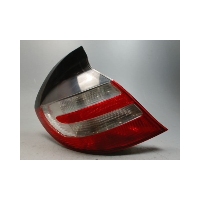 FEU ARRIERE GAUCHE  MERCEDES CLASSE C COUPE SPORT 2004-