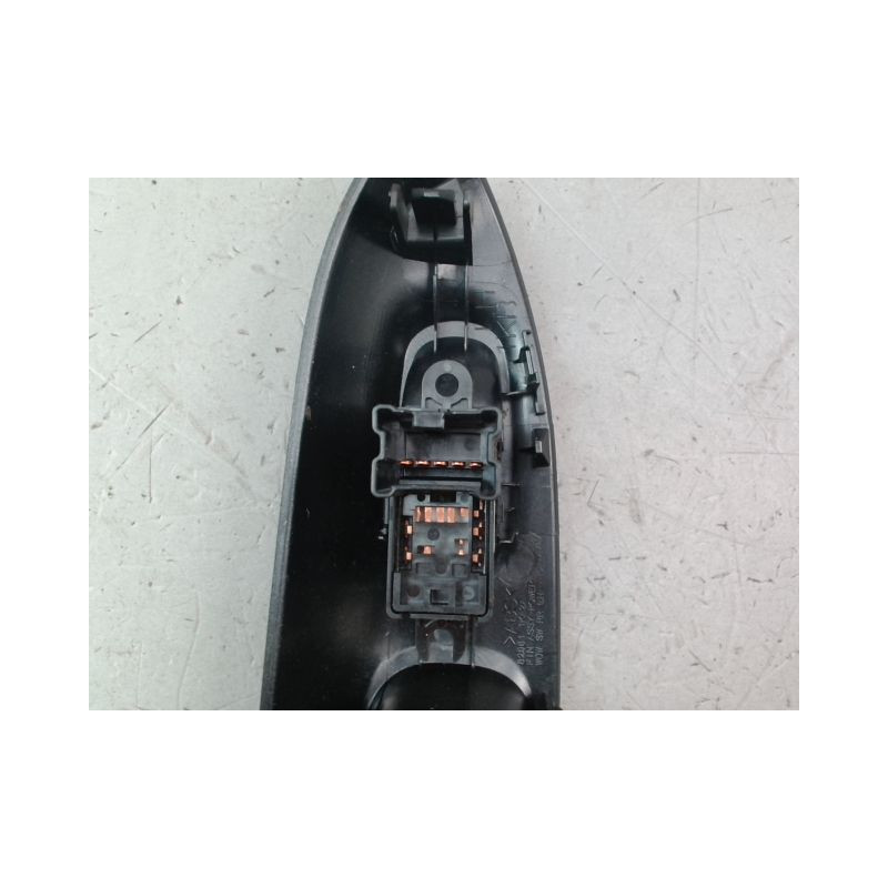COMMANDE LEVE-GLACE PORTE ARG NISSAN JUKE Phase 1 2010-...