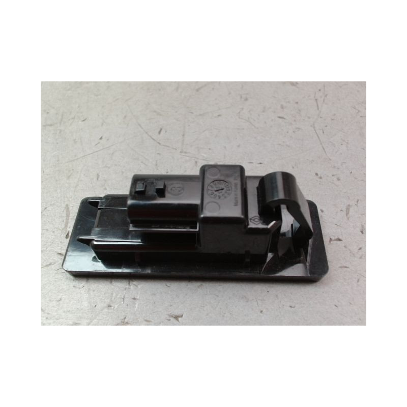 ECLAIREUR PLAQUE DE POLICE DROIT RENAULT CAPTUR Phase 1 2013-...