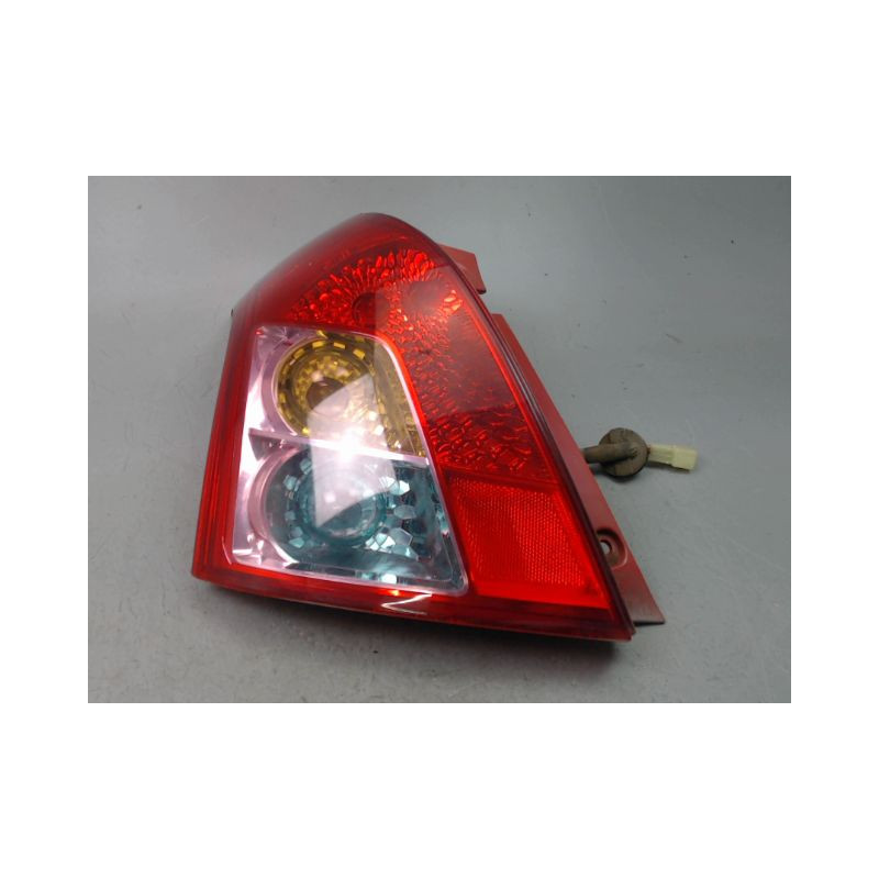 FEU ARRIERE GAUCHE  SUZUKI SWIFT III 2005-2011