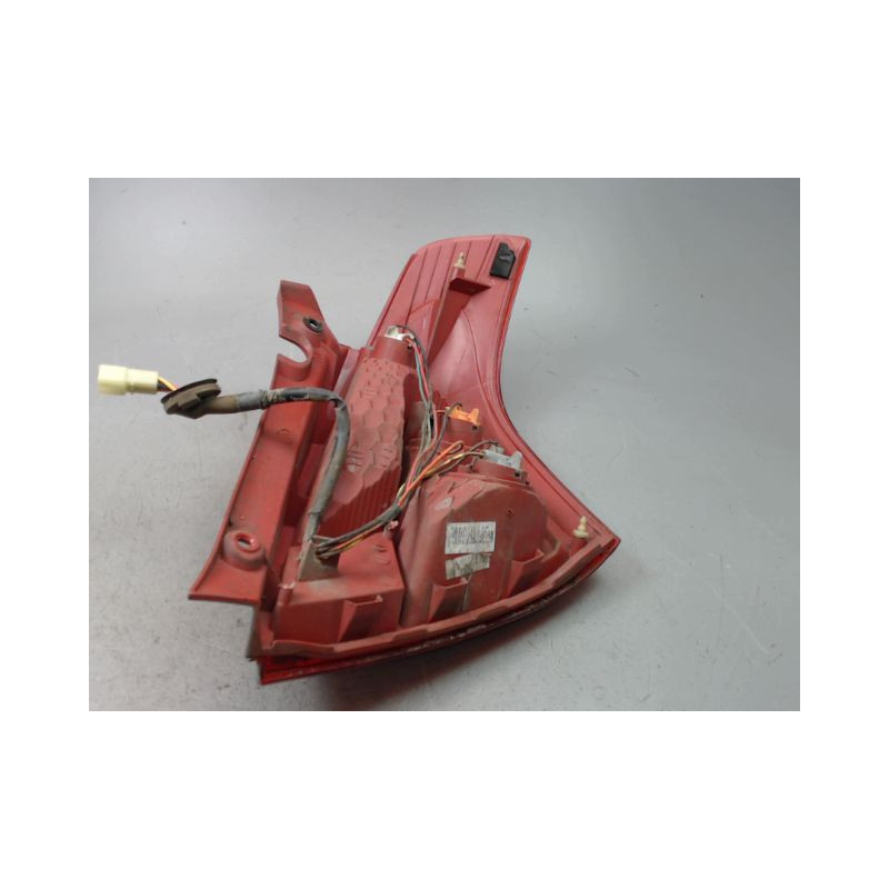 FEU ARRIERE GAUCHE  SUZUKI SWIFT III 2005-2011