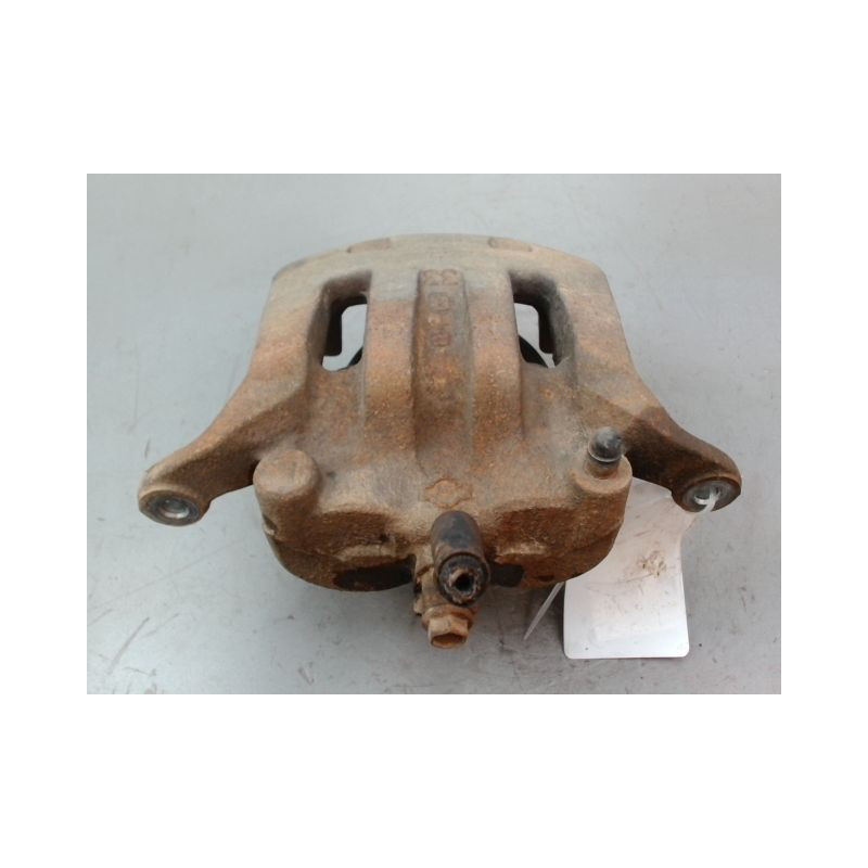 ETRIER DE FREIN AVANT GAUCHE NISSAN KING-CAB