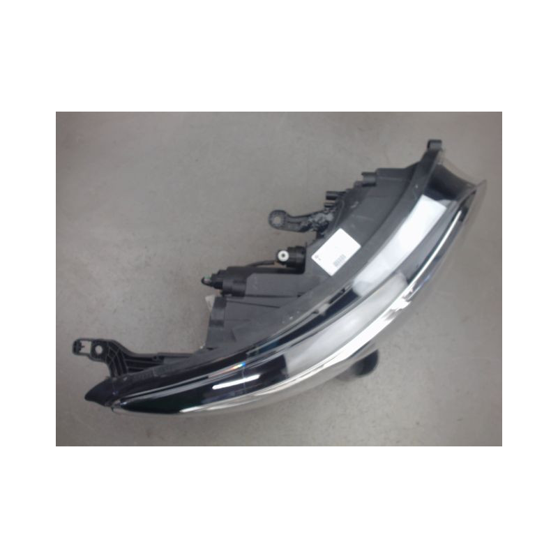 PHARE DROIT RENAULT KADJAR