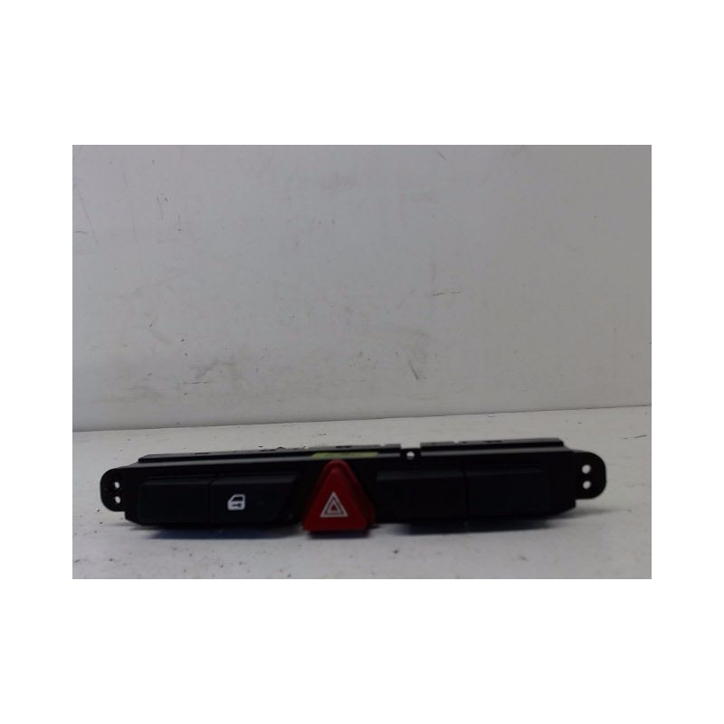 BOUTON DE WARNING KIA CEE-D