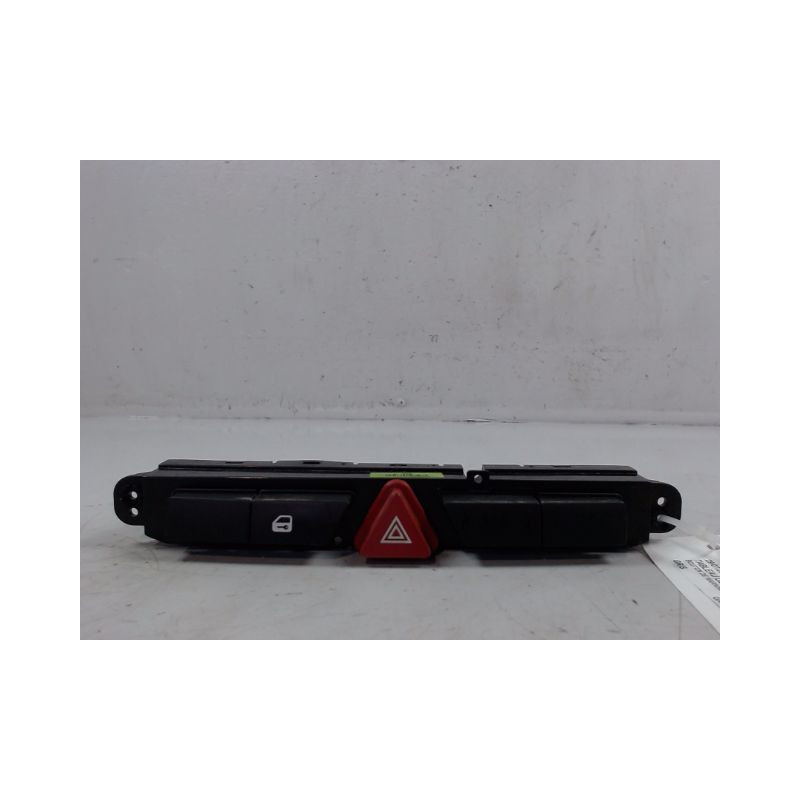 BOUTON DE WARNING KIA CEE-D