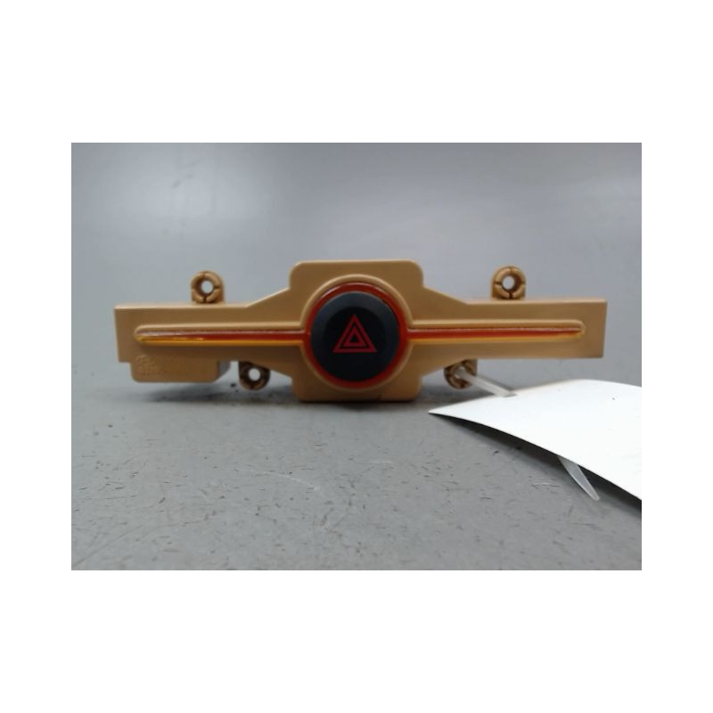 BOUTON DE WARNING KIA CARENS MONOSP. II 2002-2006