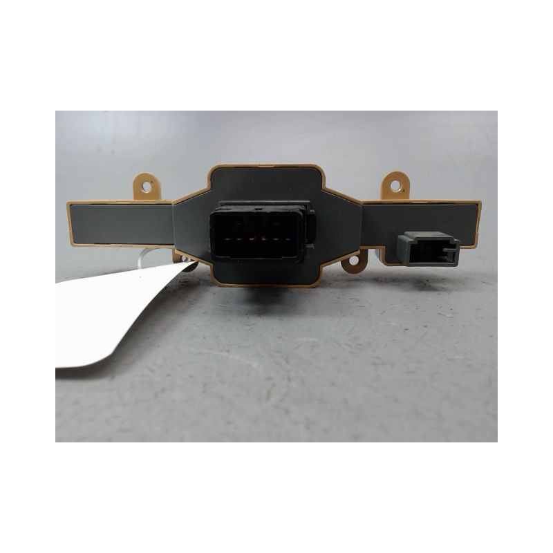 BOUTON DE WARNING KIA CARENS MONOSP. II 2002-2006