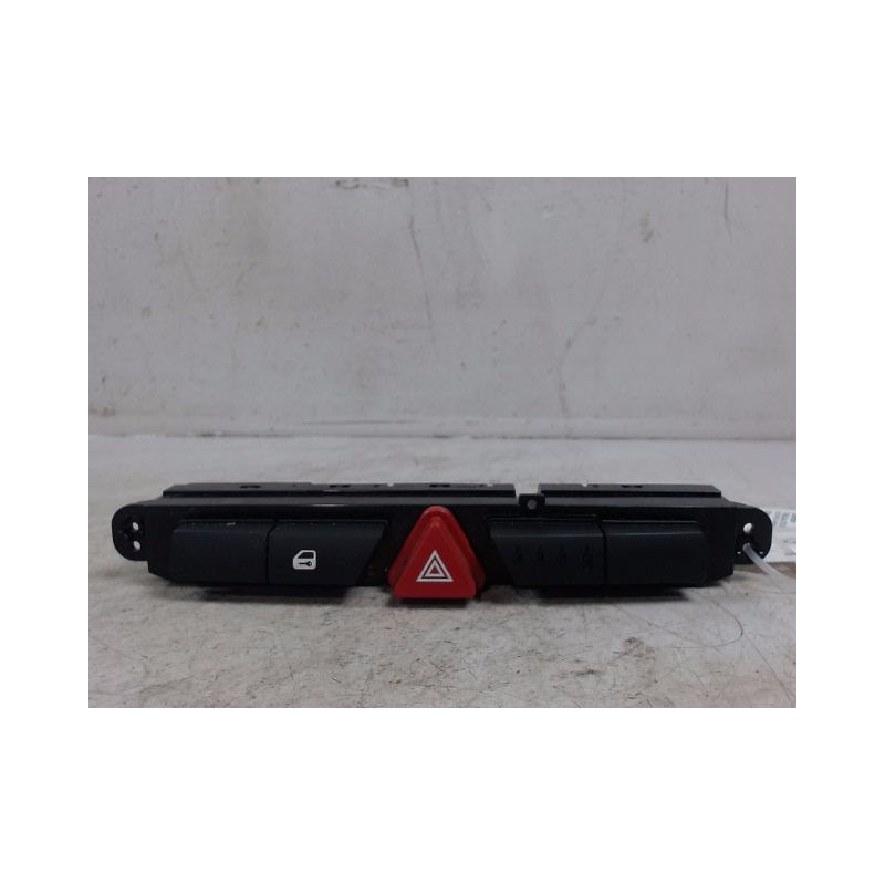 BOUTON DE WARNING KIA CEE-D