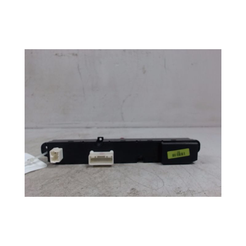 BOUTON DE WARNING KIA CEE-D