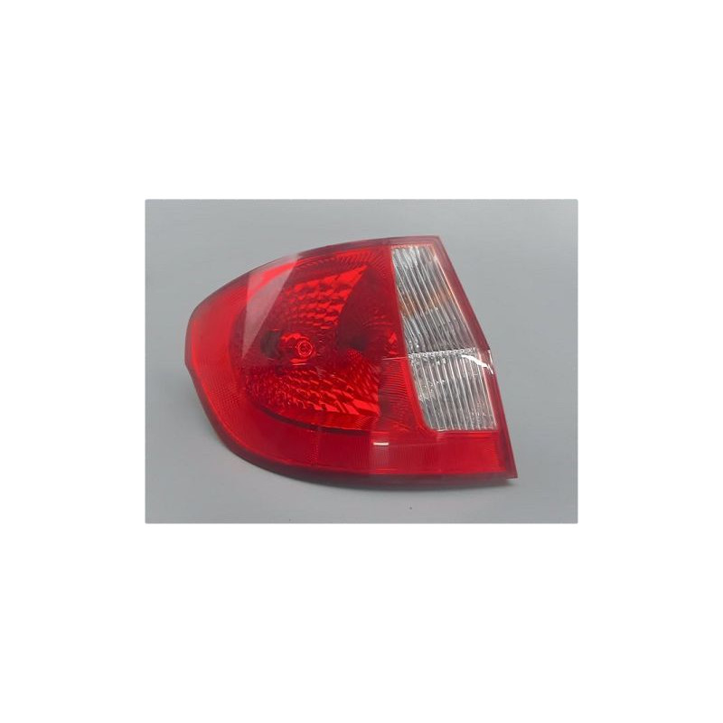 FEU ARRIERE GAUCHE  HYUNDAI GETZ