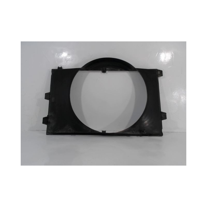 SUPPORT DE VENTILATEUR MERCEDES SPRINTER