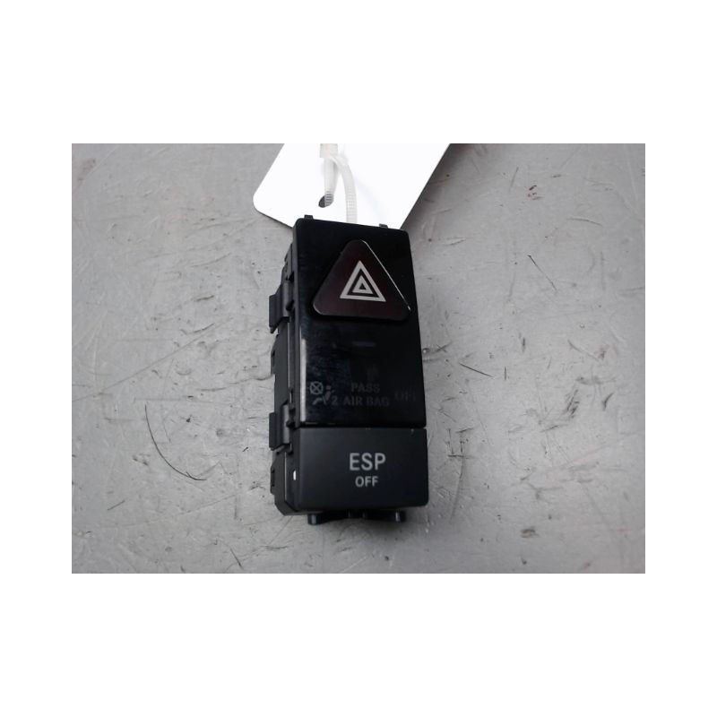 BOUTON DE WARNING MERCEDES GLK