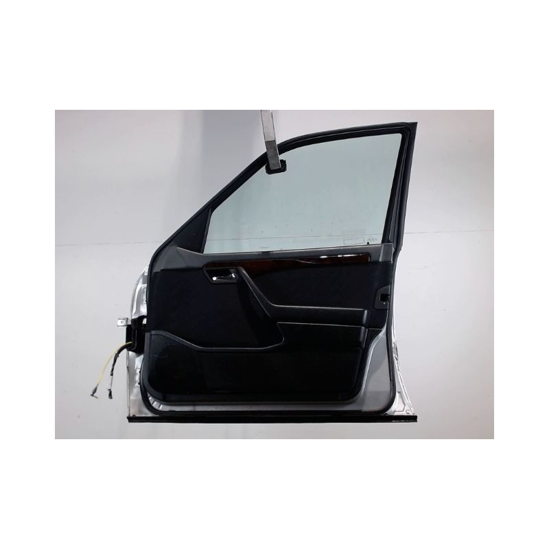 PORTE AVANT DROIT MERCEDES C180