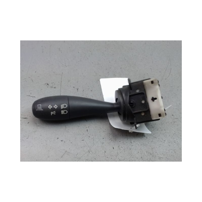 COMMANDE CLIGNOTANT MG ZT 2004-