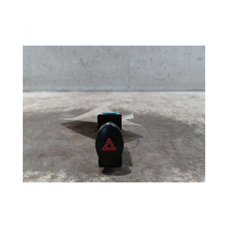 BOUTON DE WARNING M.G. ZT