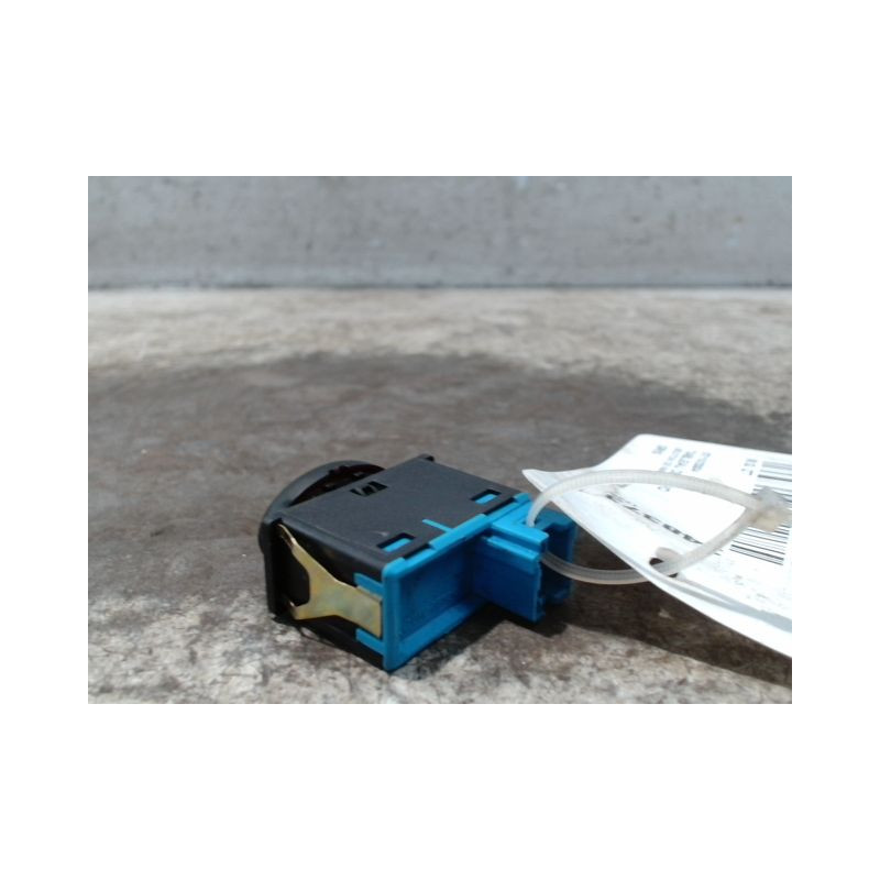 BOUTON DE WARNING M.G. ZT