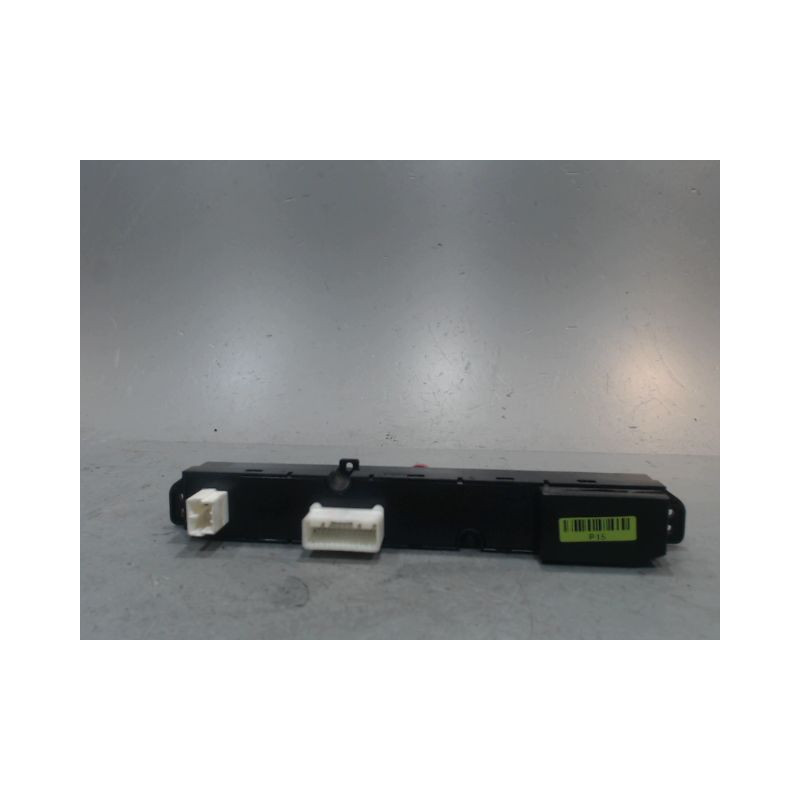 BOUTON DE WARNING KIA CEE-D