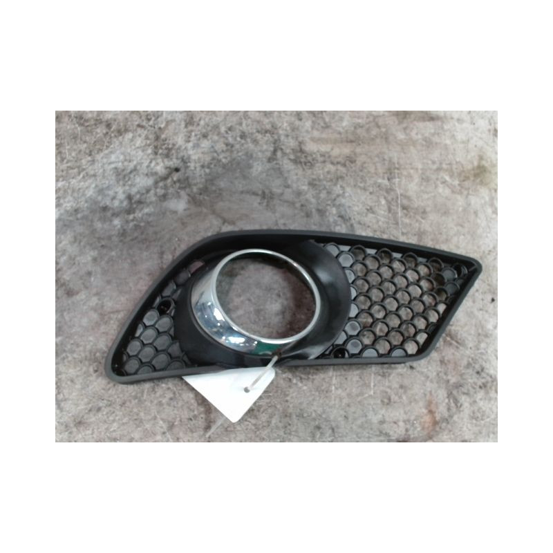 OBTURATEUR PHARE ADDITIONNEL PARE-CHOC AVD MERCEDES CLASSE C BREAK 2004-
