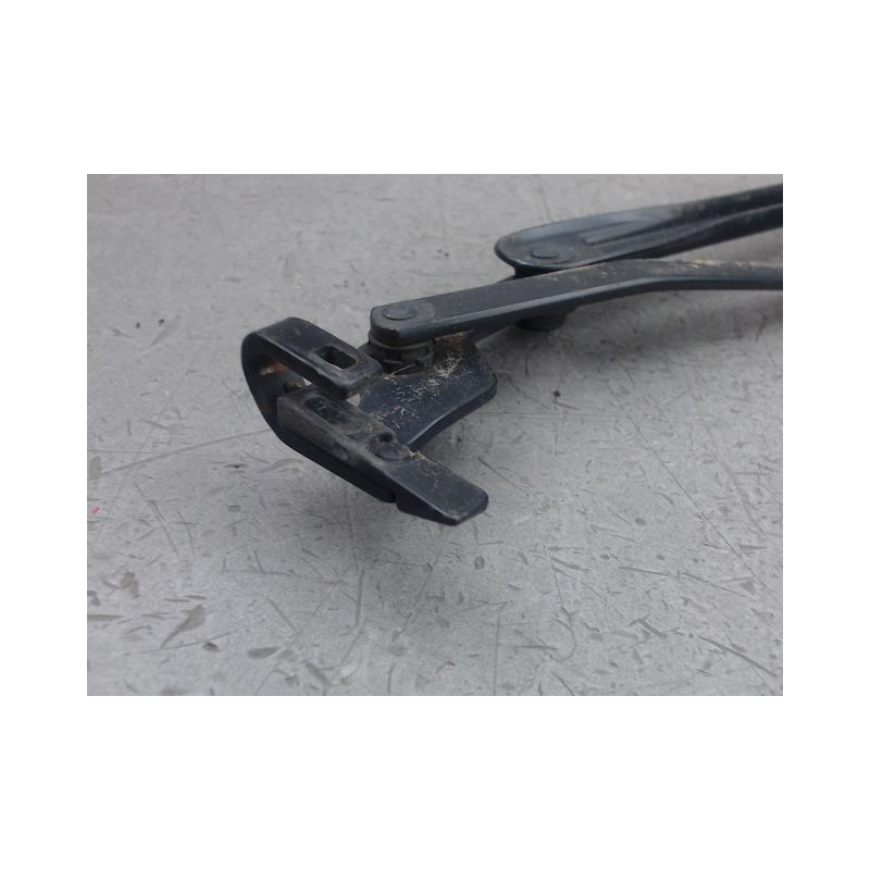BRAS ESSUIE-GLACE AVANT TOYOTA YARIS