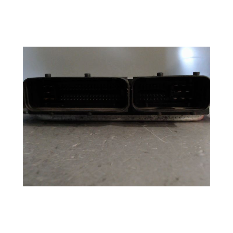 CALCULATEUR MOTEUR VOLKSWAGEN BORA BREAK