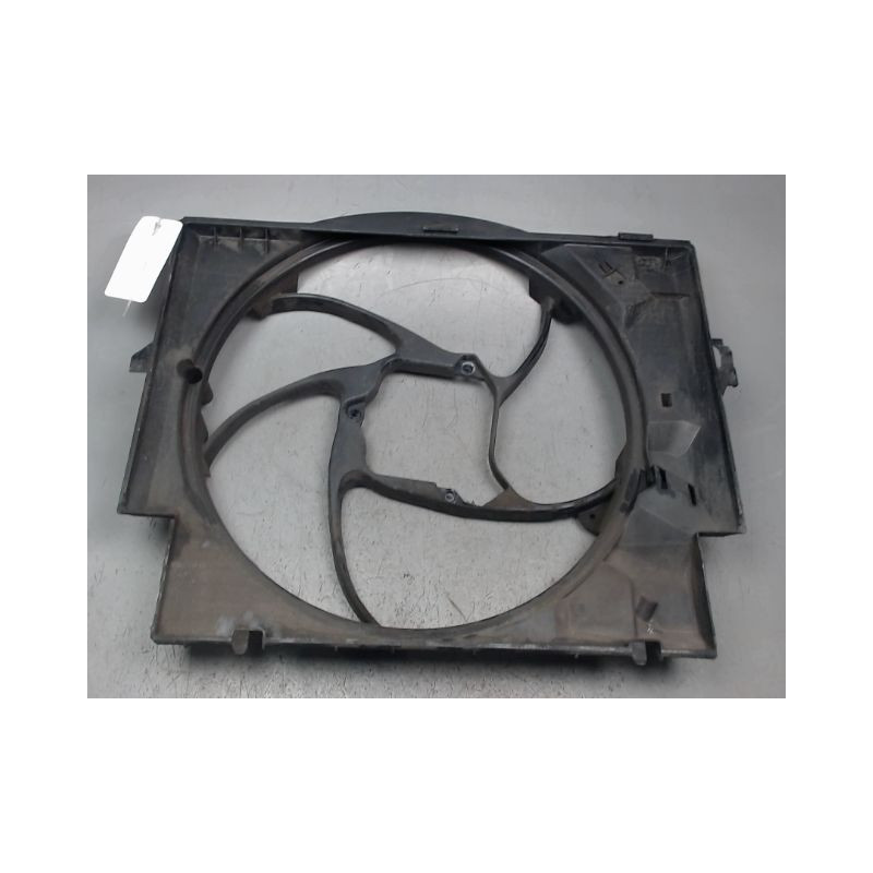 SUPPORT DE VENTILATEUR B.M.W. SERIE 3