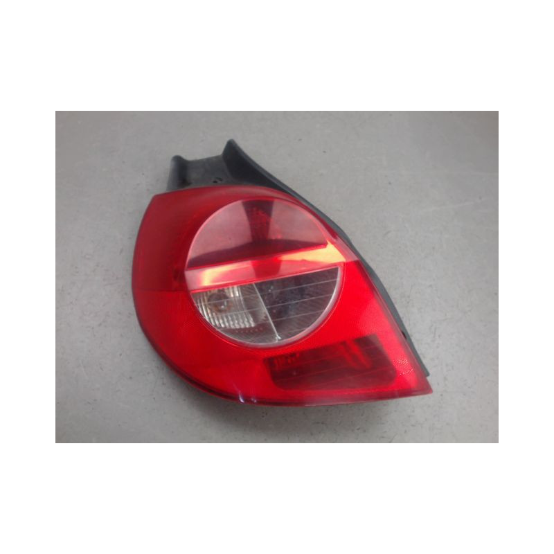 FEU ARRIERE GAUCHE  RENAULT CLIO