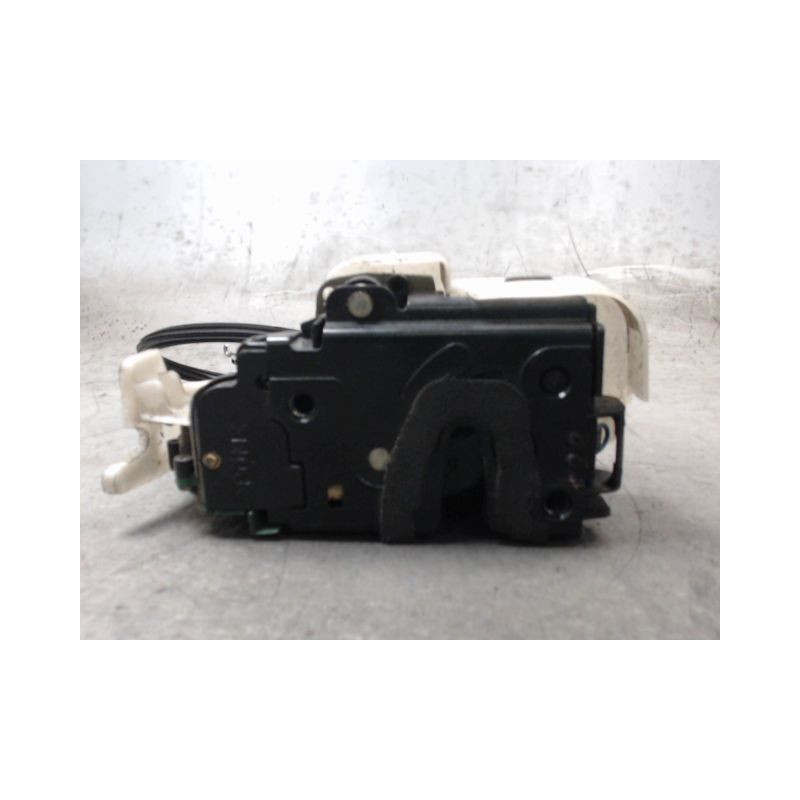 SYSTEME CONDAMNATION AVANT DROIT VOLKSWAGEN POLO 02-05