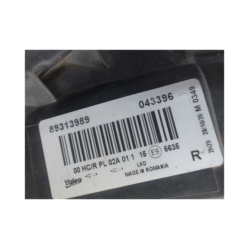 PHARE DROIT RENAULT TRAFIC