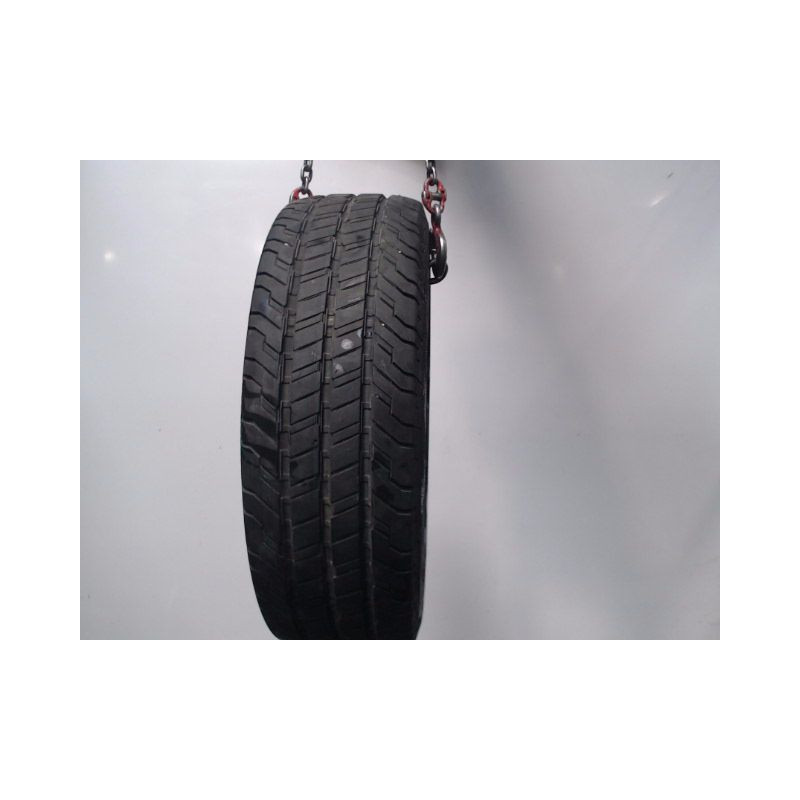 Pneu CONTINENTAL CONTIVANCONTACT 100 215 70 15 107 S
