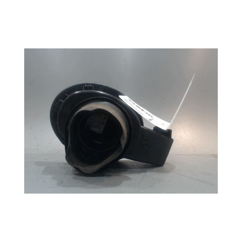 VOLET DE TRAPPE CARBURANT FORD FIESTA