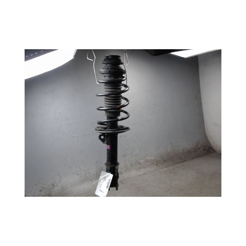 AMORTISSEUR AVANT GAUCHE TOYOTA YARIS