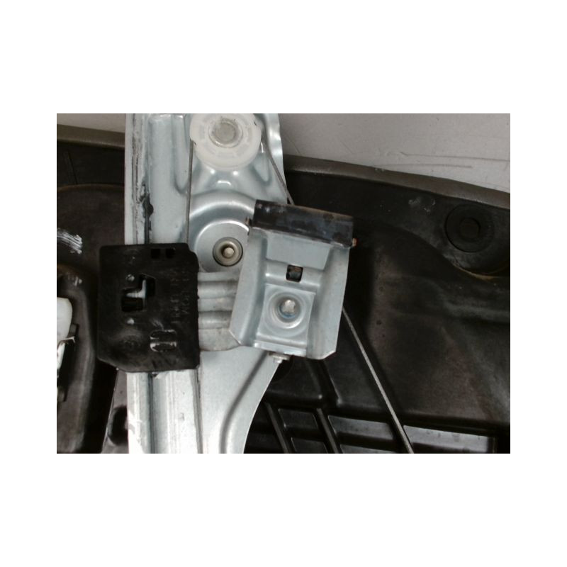 MECANISME+MOTEUR LEVE-GLACE AVANT DROIT KIA CEE-D