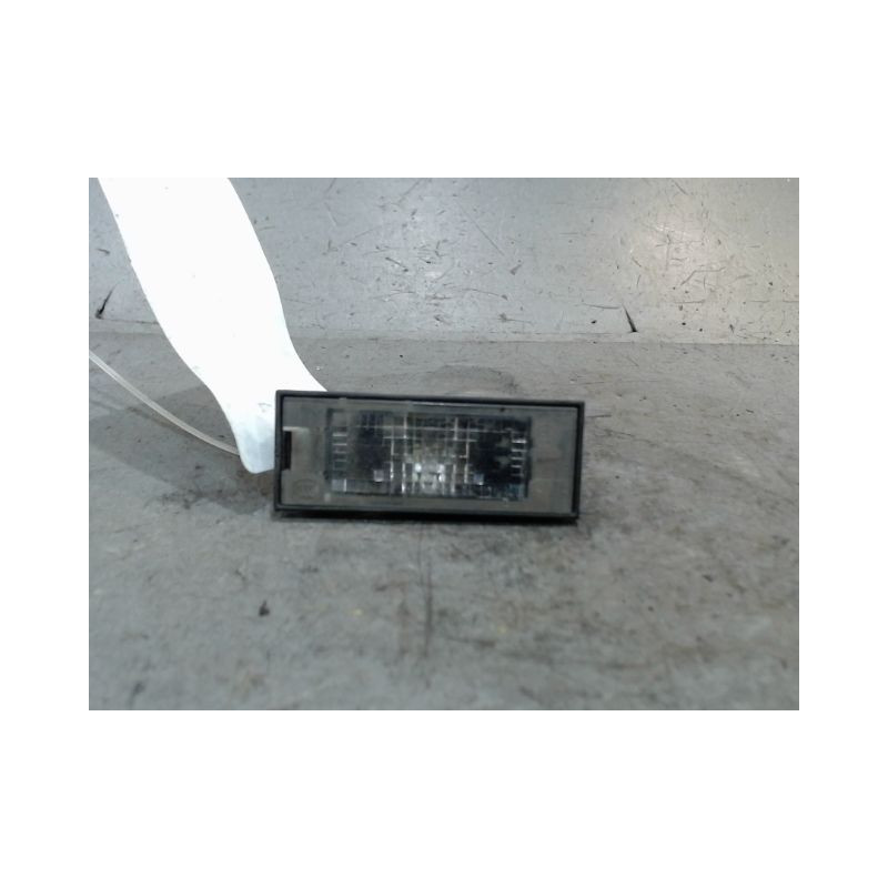 ECLAIREUR PLAQUE DE POLICE GAUCHE RENAULT MEGANE