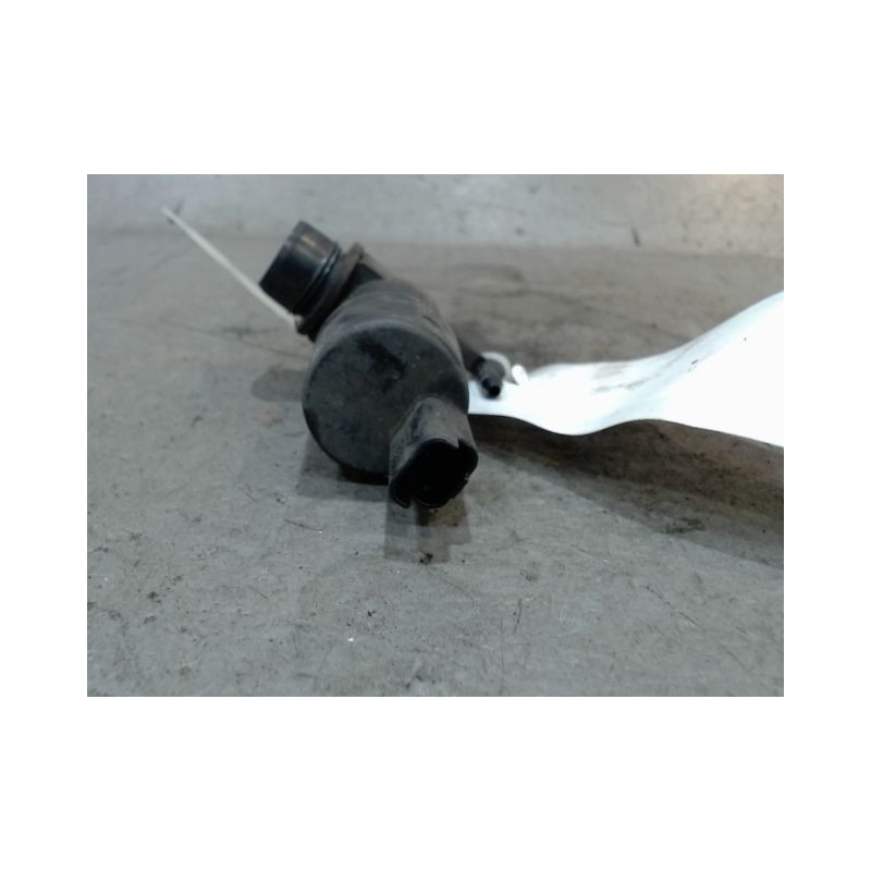 POMPE LAVE-GLACE AVANT RENAULT KANGOO
